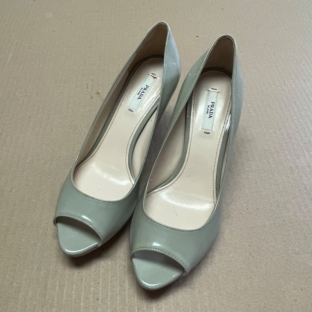 Vintage Prada 2000s Gray Patent Leather Peep Toe Platform Pumps Sz 37.5 As Is